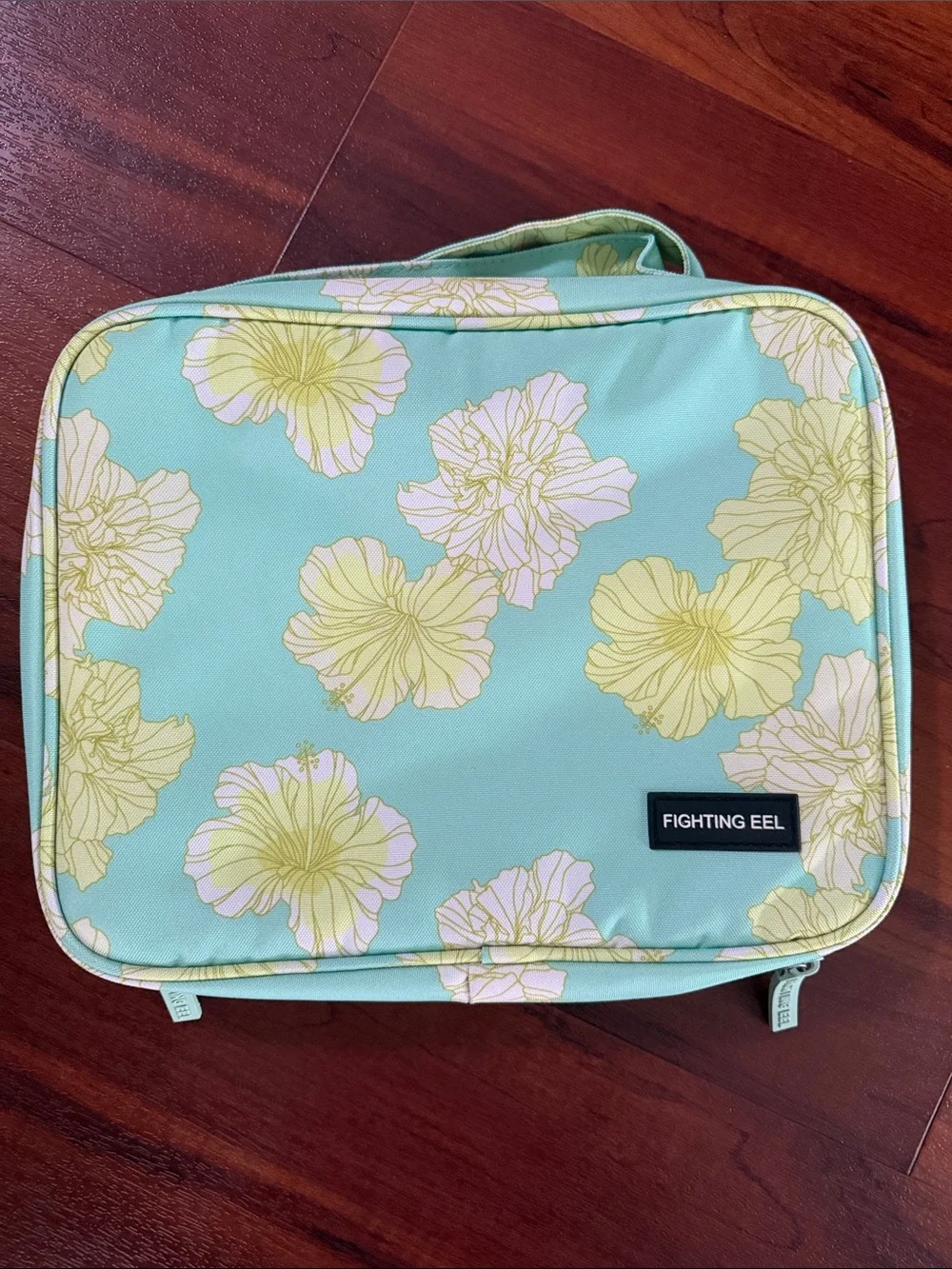 NWOT Fighting Eel Starfruit Summer Hibiscus Toiletries Bag
